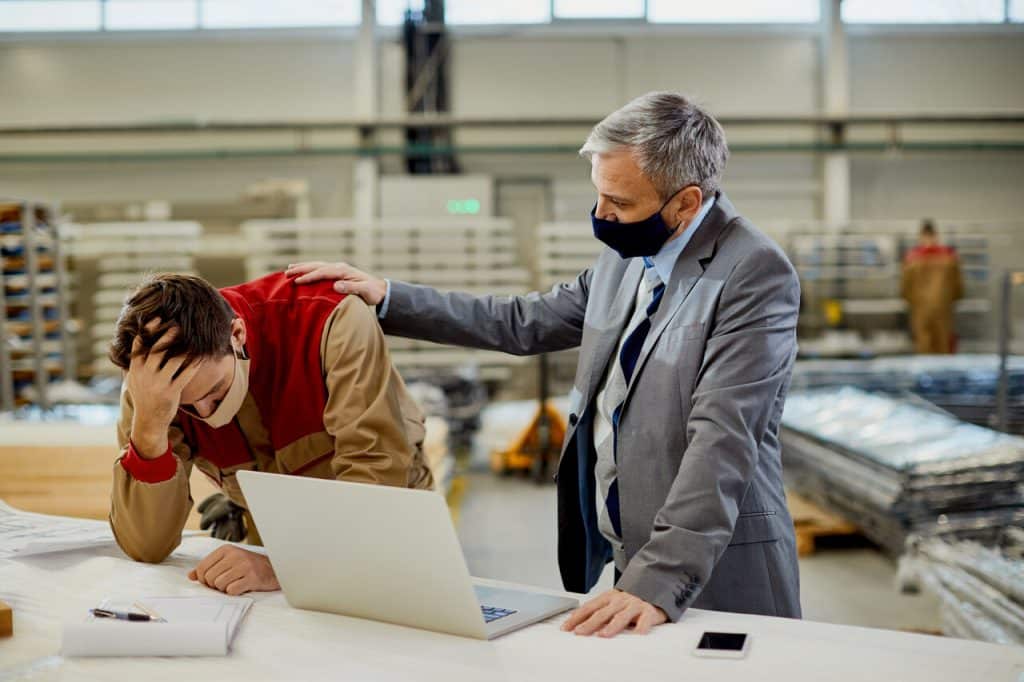 PRL y absentismo en el sector industrial: lo que nadie te explica sobre su relación directa