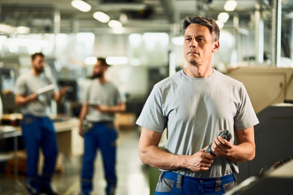 La PRL que falla cuando hay picos de producción: qué revisar antes de que ocurra un accidente